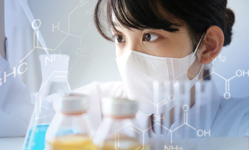 BLVD101を含む抗体医薬の研究開発をイメージした製薬研究者